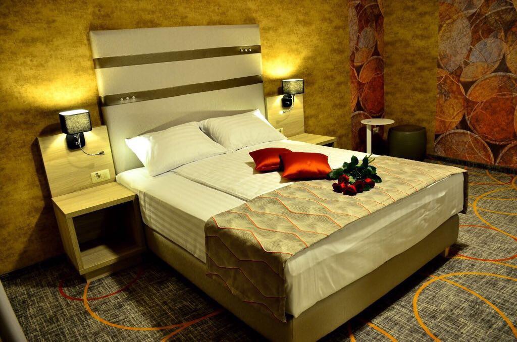 Hotel Baril Haţeg Εξωτερικό φωτογραφία
