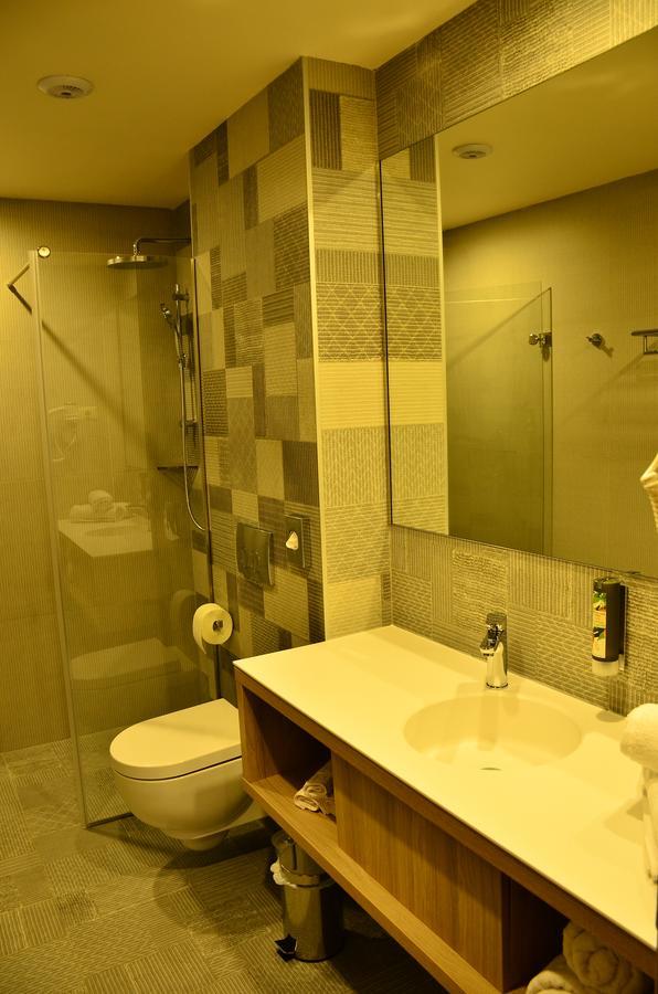 Hotel Baril Haţeg Εξωτερικό φωτογραφία