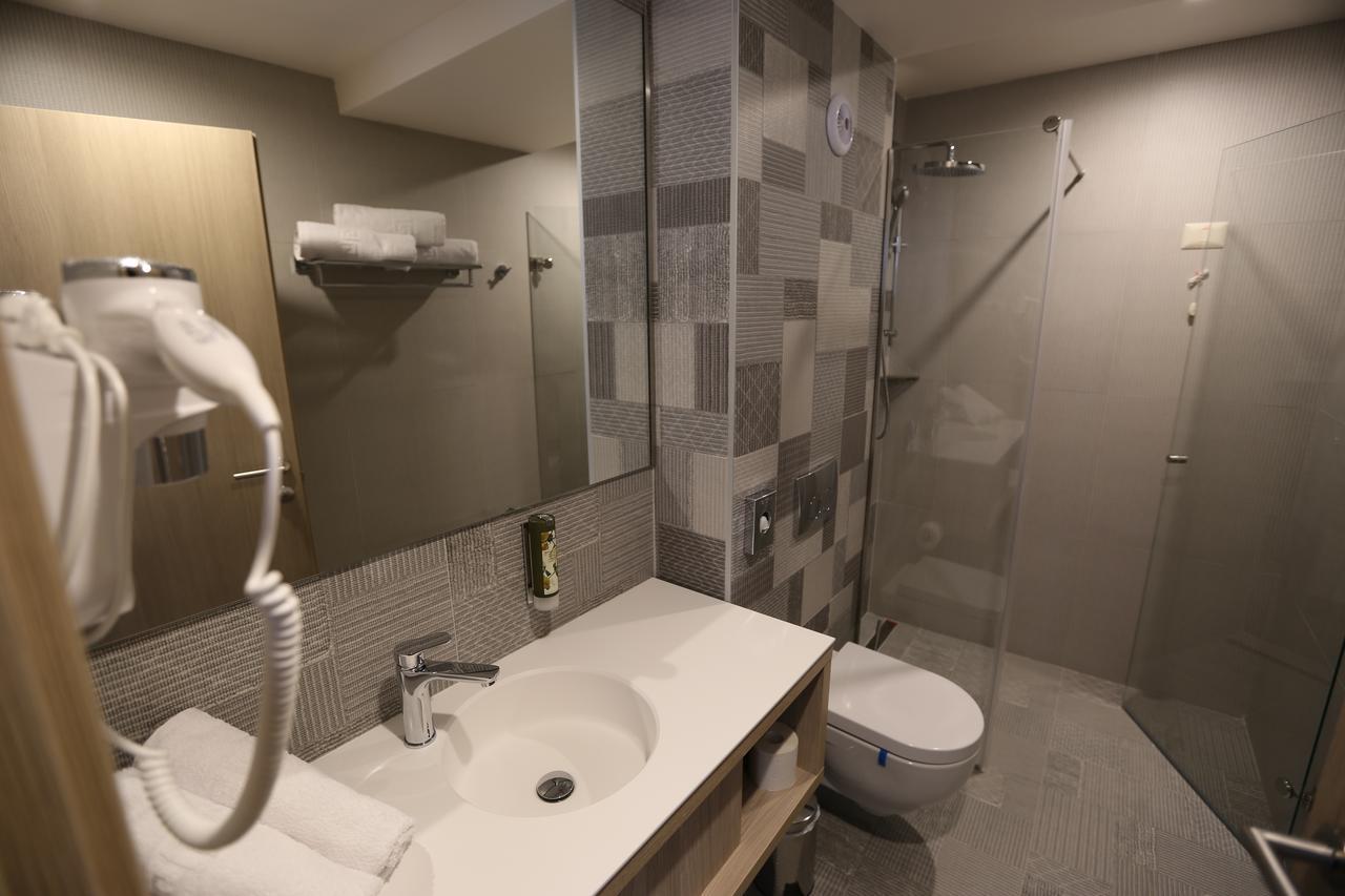 Hotel Baril Haţeg Εξωτερικό φωτογραφία