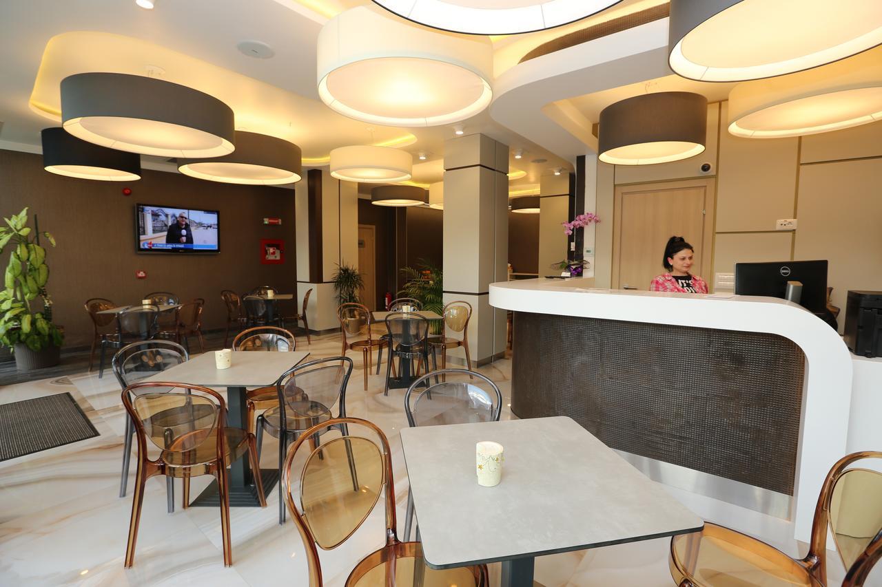 Hotel Baril Haţeg Εξωτερικό φωτογραφία